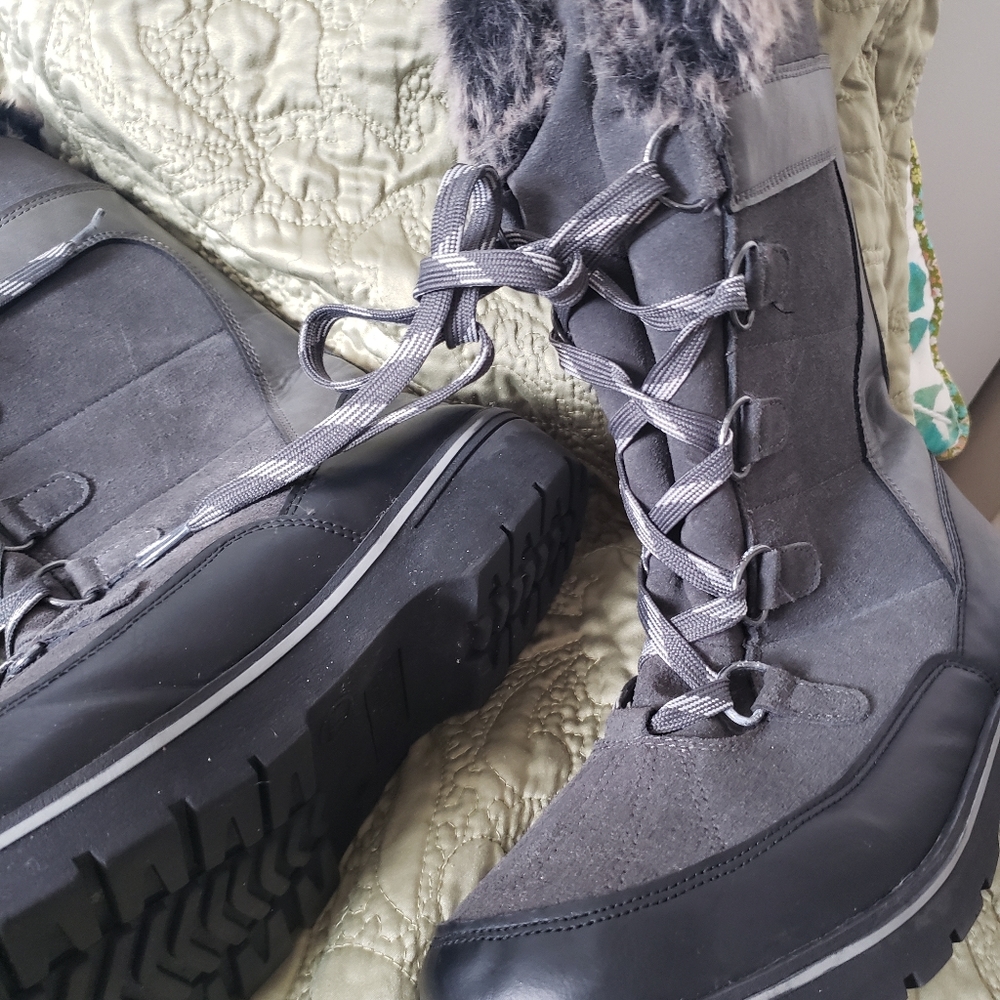 Boots - Picture 5 of 6